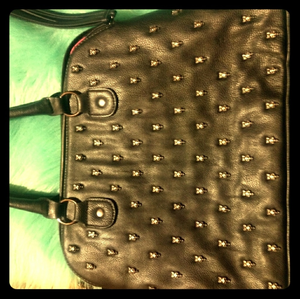 Betsey Johnson black leather purse with skulls